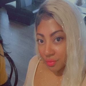 Meet your Posher, Dannielle